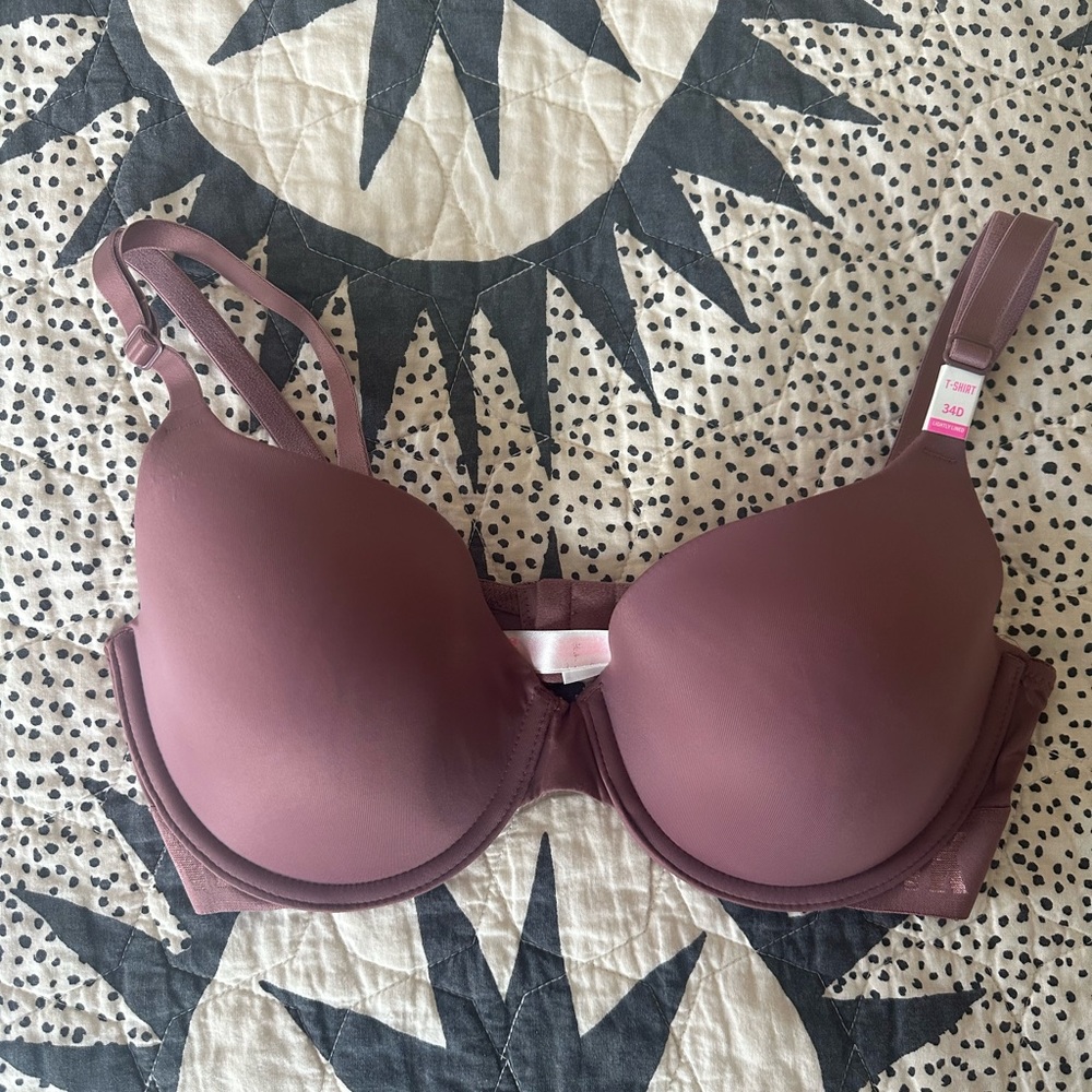 NWT Victoria’s Secret lightly lined T-shirt bra in 34D